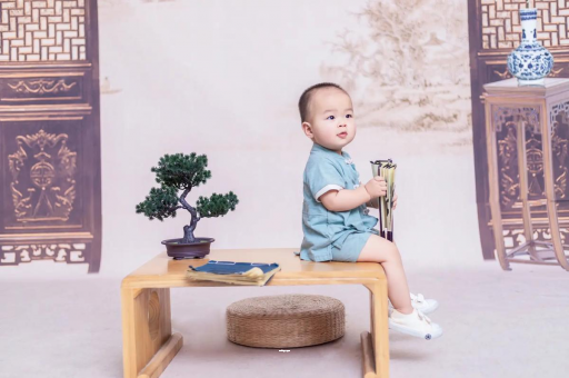 青岛宝宝总吐奶什么原因